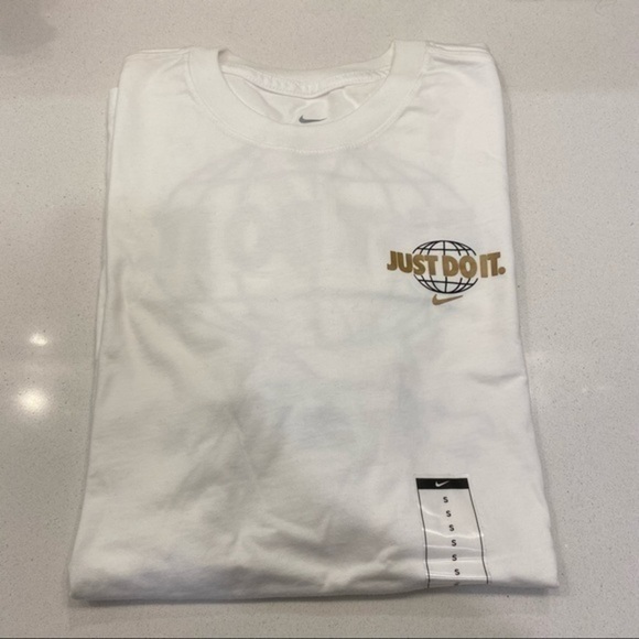 Nike Just Do It World Map Flags T-shirt - Picture 5 of 5